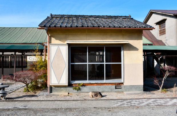 左官や建築などの実習用に建てられた一軒家